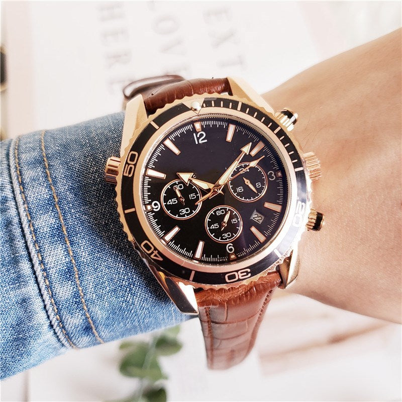 Full-featured black casual watch
