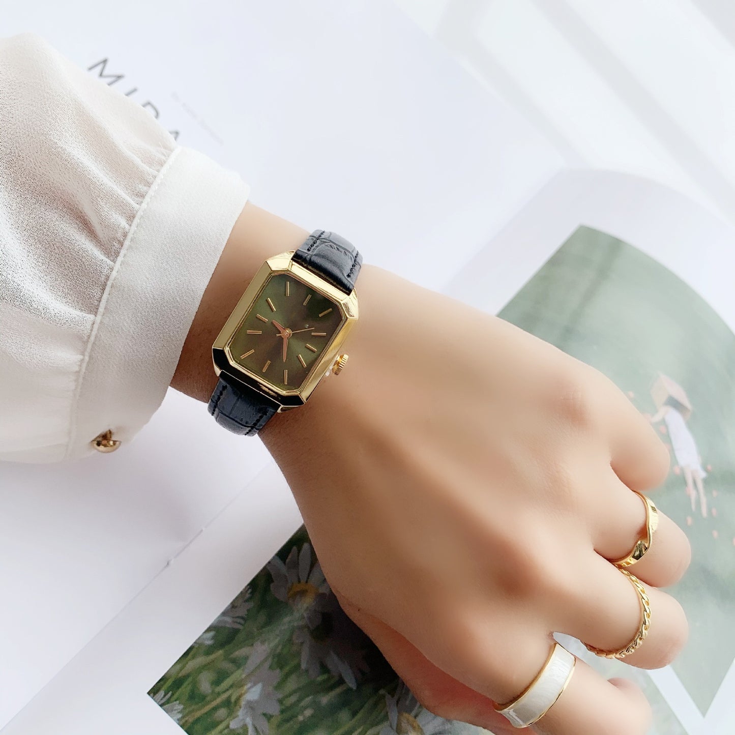 Fashion Casual Belt Square Dial Watch
