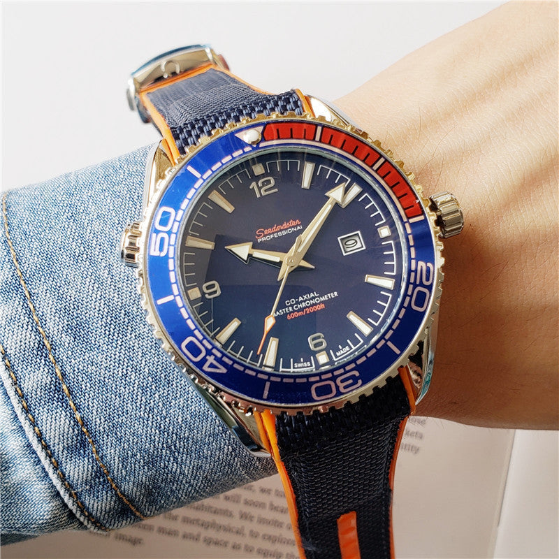 Black casual man's round quartz watch