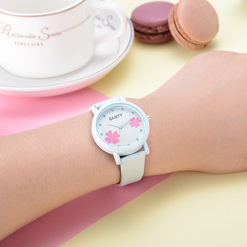 Korean girls watch popular smalland elegant clover pattern with diamond mirror time scale wholesale