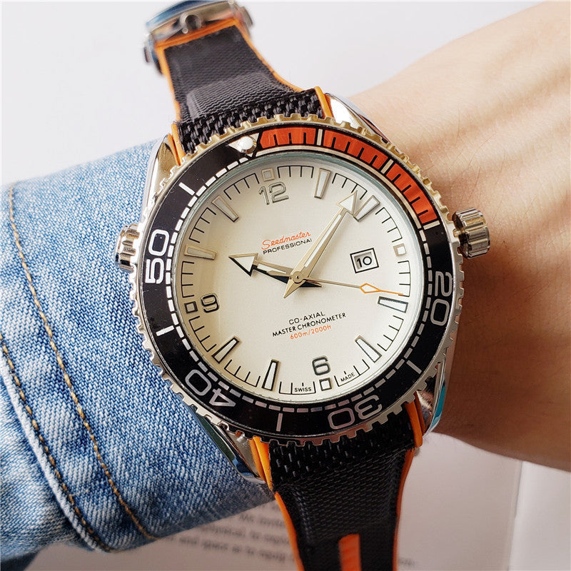 Black casual man's round quartz watch 