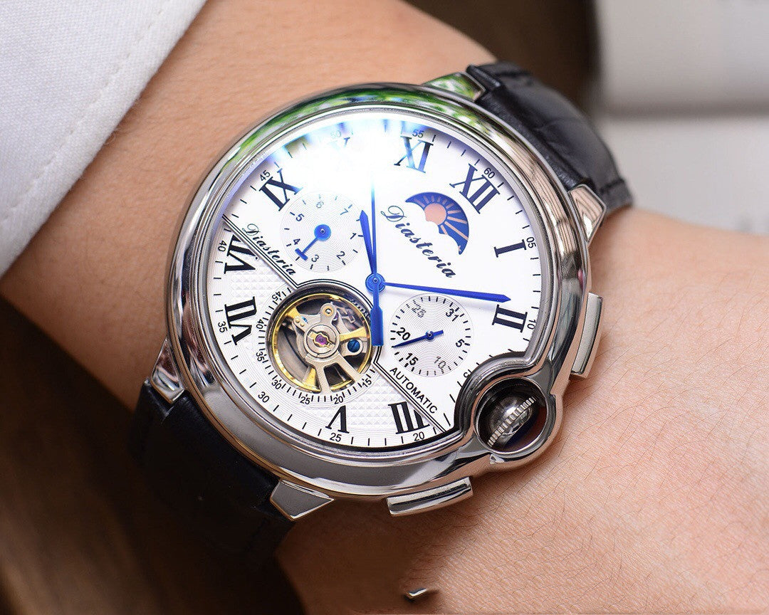 Mechanical watch of hollow flywheel movement