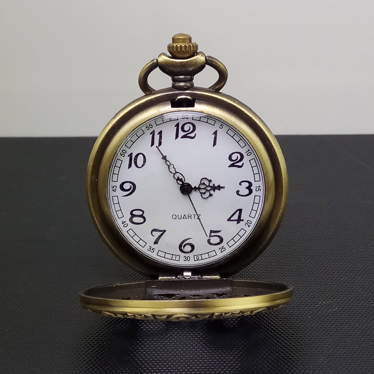 Vintage classic large gear hollow pocket watch