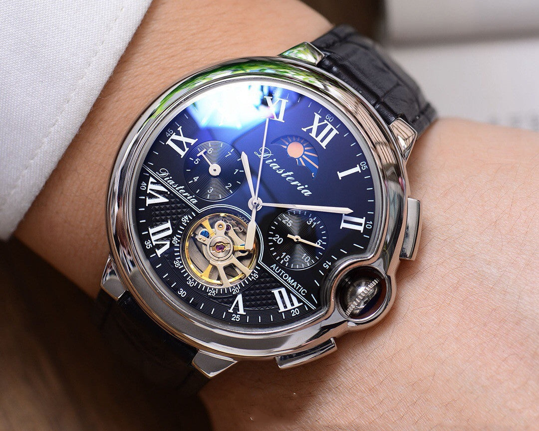 Mechanical watch of hollow flywheel movement
